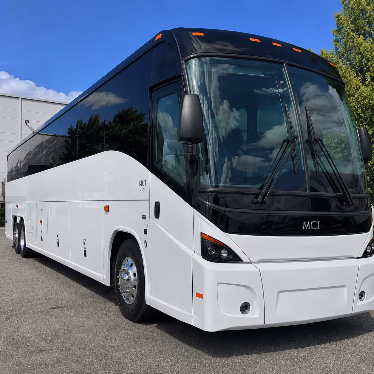 airport shuttle buses up i 75 to hartsfield jackson atlanta international airport atl