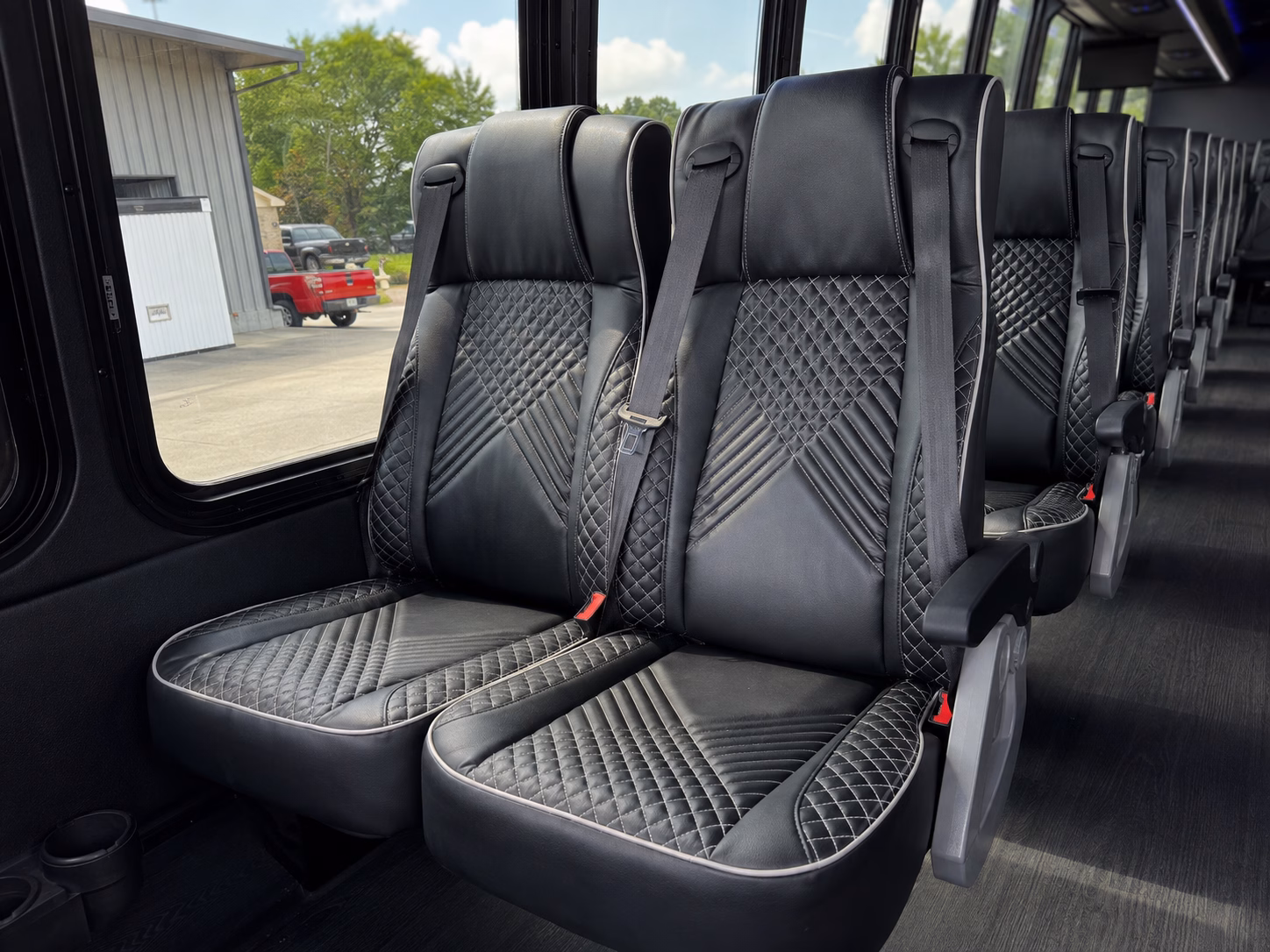 shuttle guests between warner robins hotels and your wedding venue